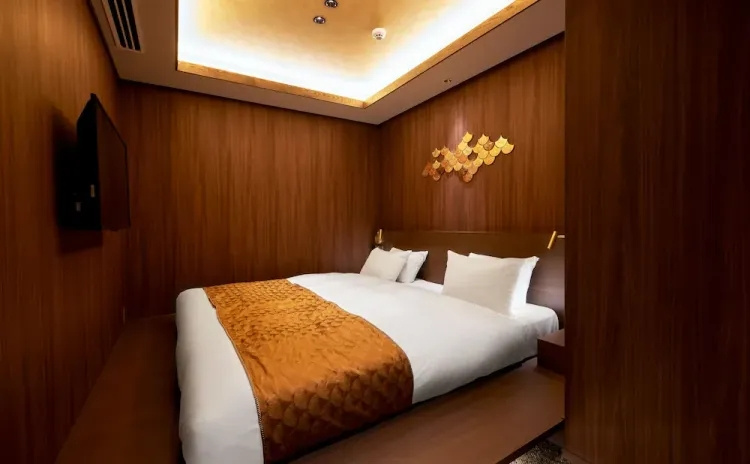Executive with Kitchen Suite