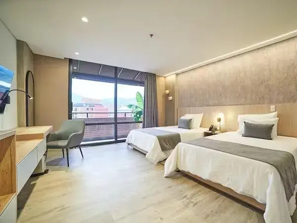 Double room with balcony (twin beds)