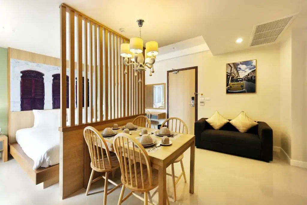 Quadruple Family Suite