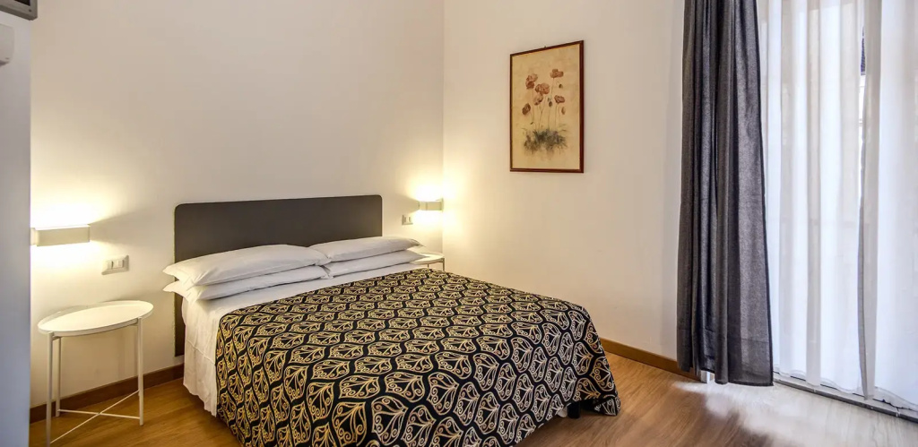 Smart Small Double room (full double bed)