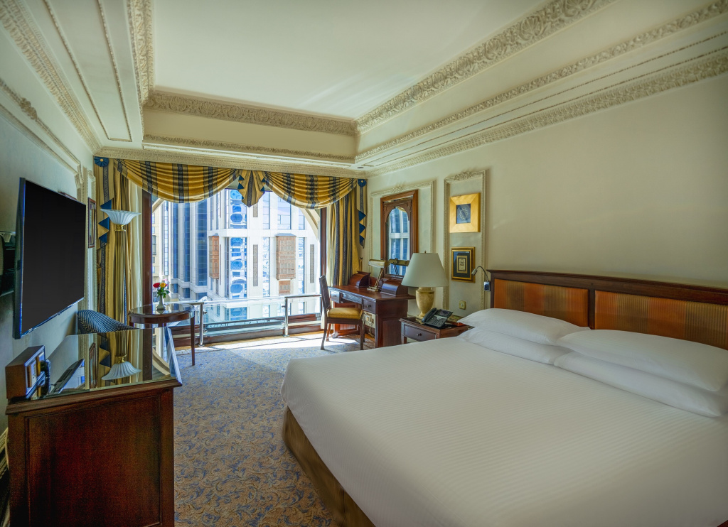 1 Bedroom Double Suite with city view (full double bed)