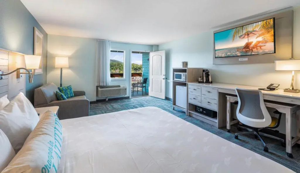 Parkway Deluxe room