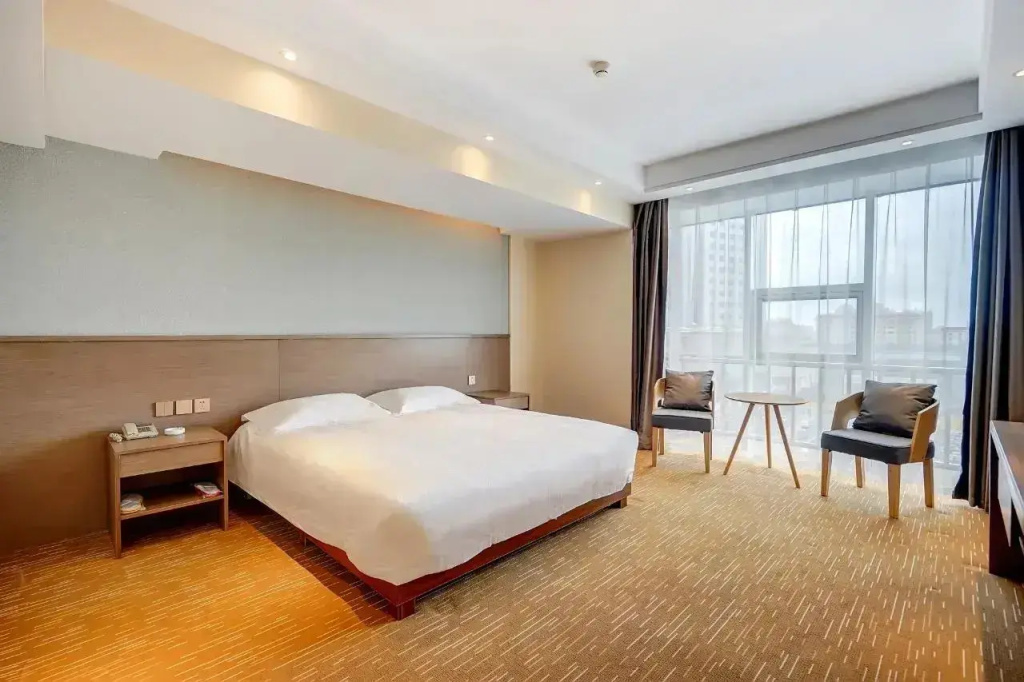 Deluxe Double room (full double bed)