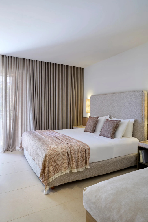 Signature Double room with sea view (full double bed)