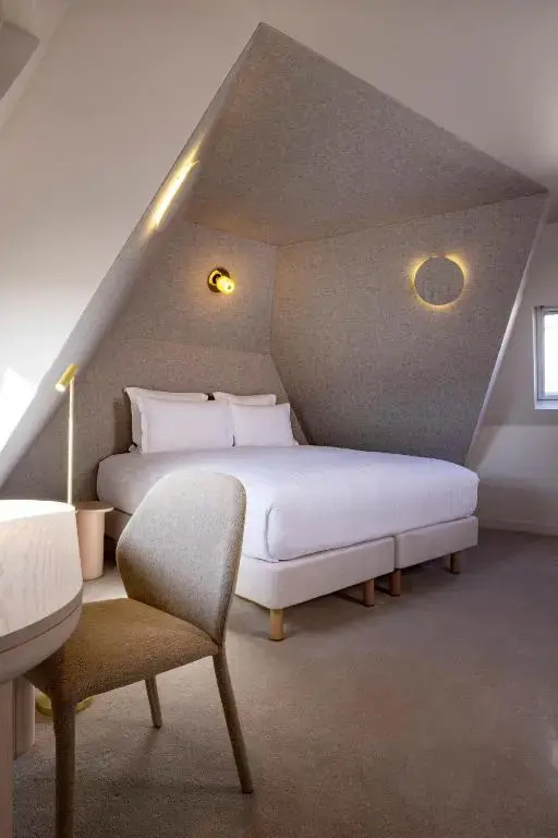 Double Junior Suite (full double bed)