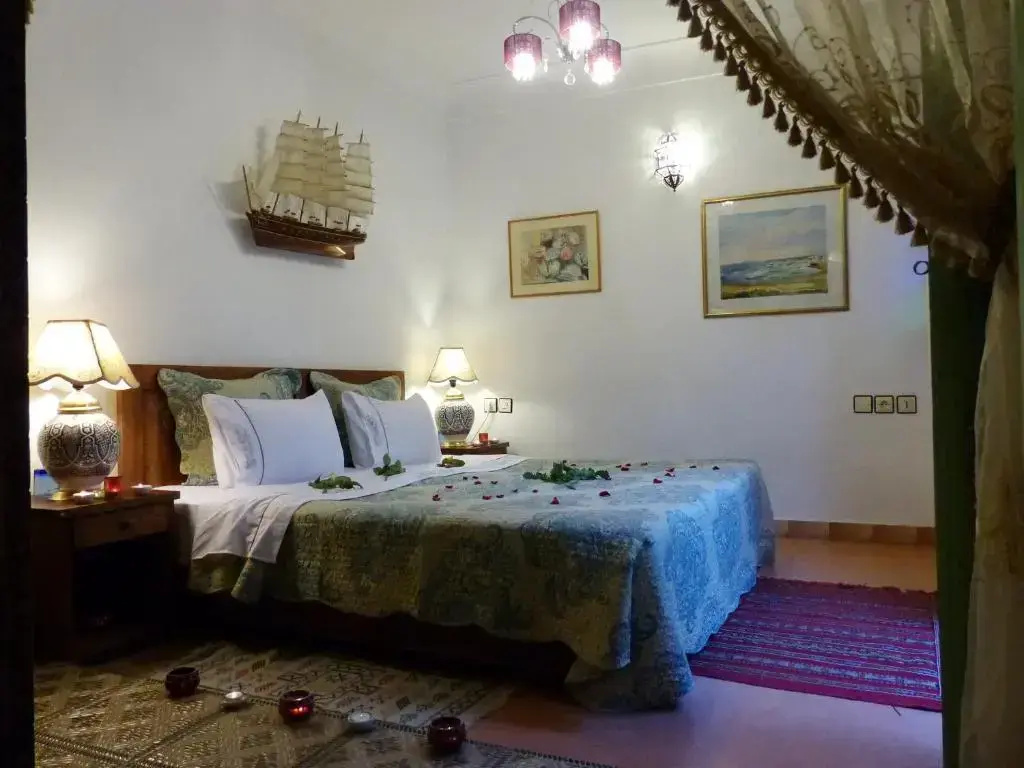 Hanane Double room (full double bed)