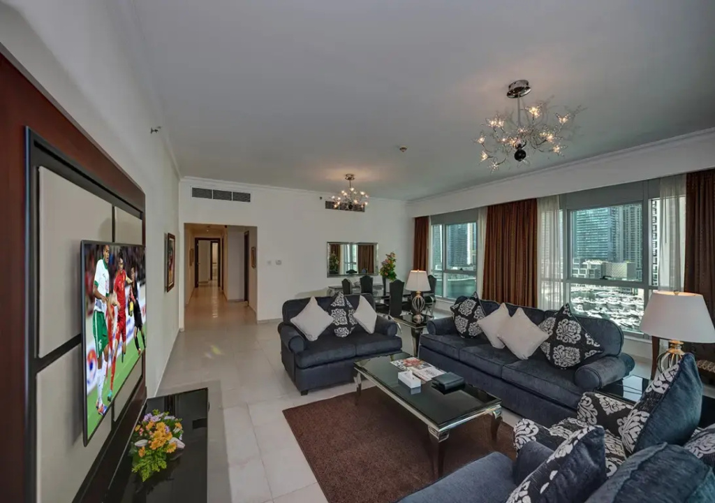 3 Bedrooms Apartment