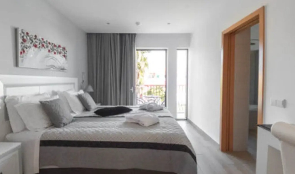 Superior Double room (full double bed)