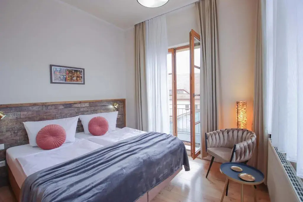 Standard Double room with balcony (full double bed)