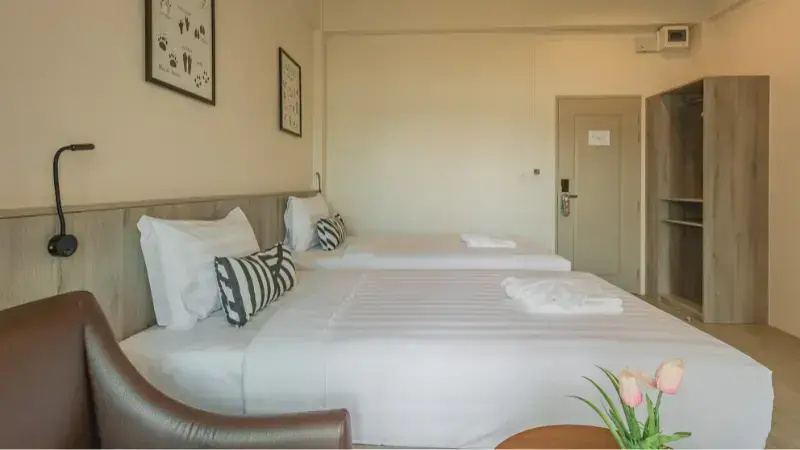 Plum Standard Double room (twin beds)