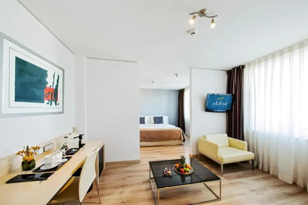 Double Junior Suite (full double bed)