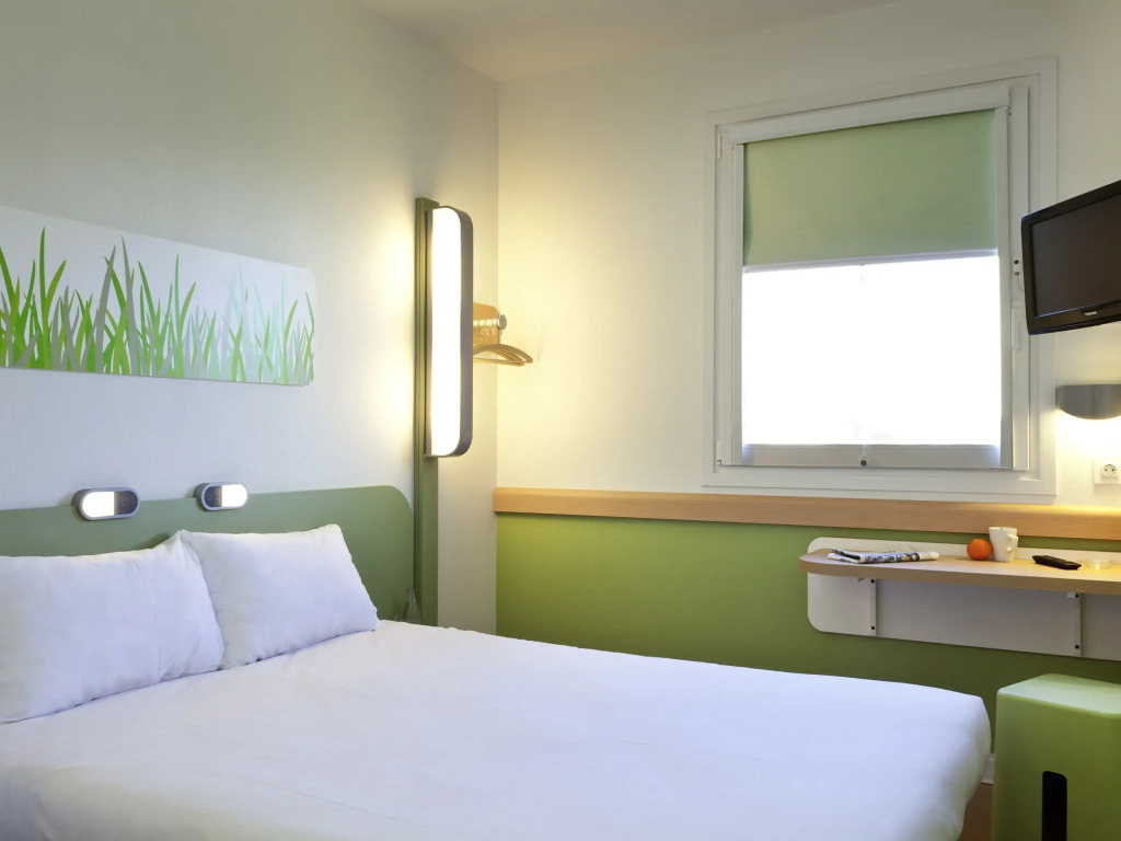 Double room (full double bed)