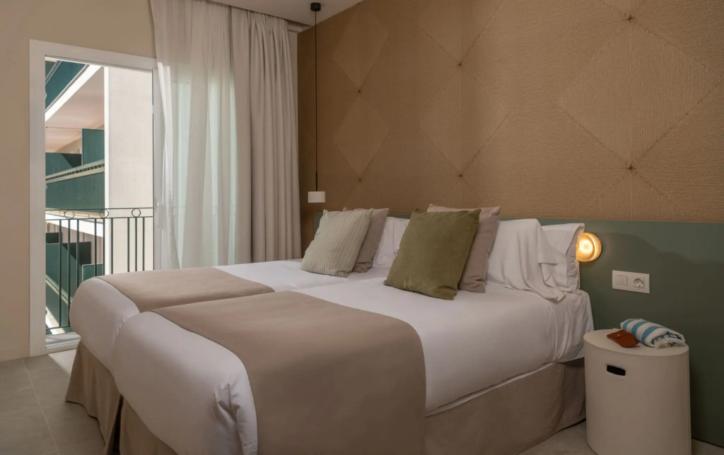 AQUA Hotel Bertran Park - Chambres
