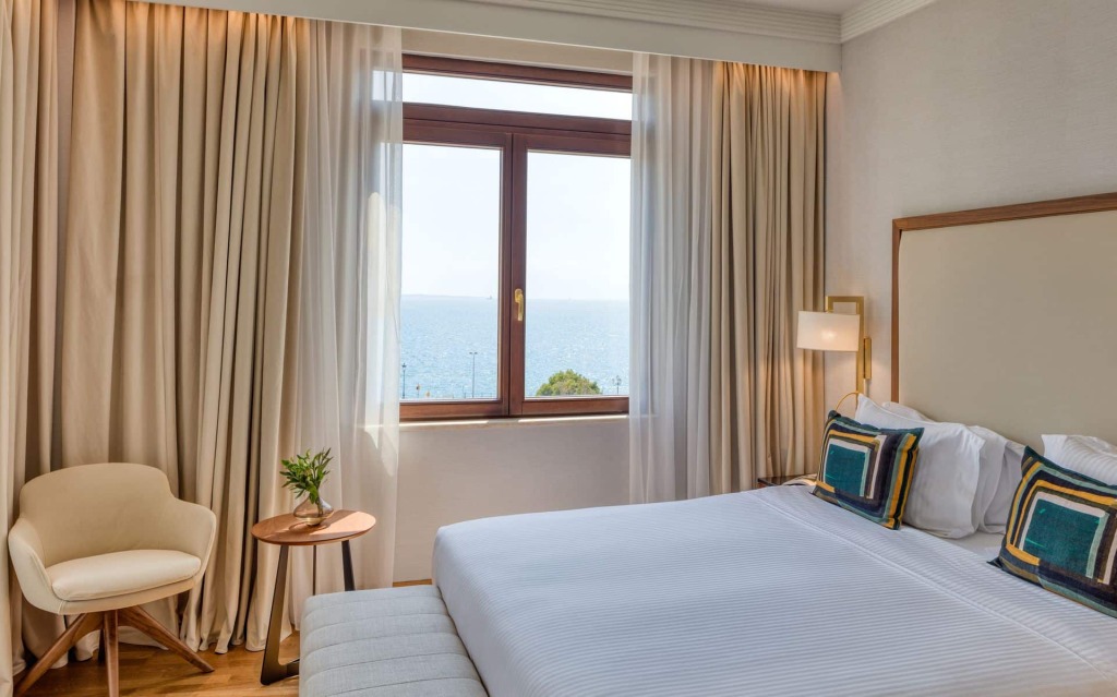 Двухместный полулюкс двуспальная кровать в Electra Palace Thessaloniki
