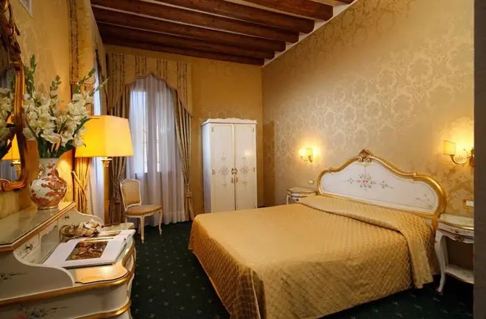 Economy Locanda Correr Double room (full double bed)