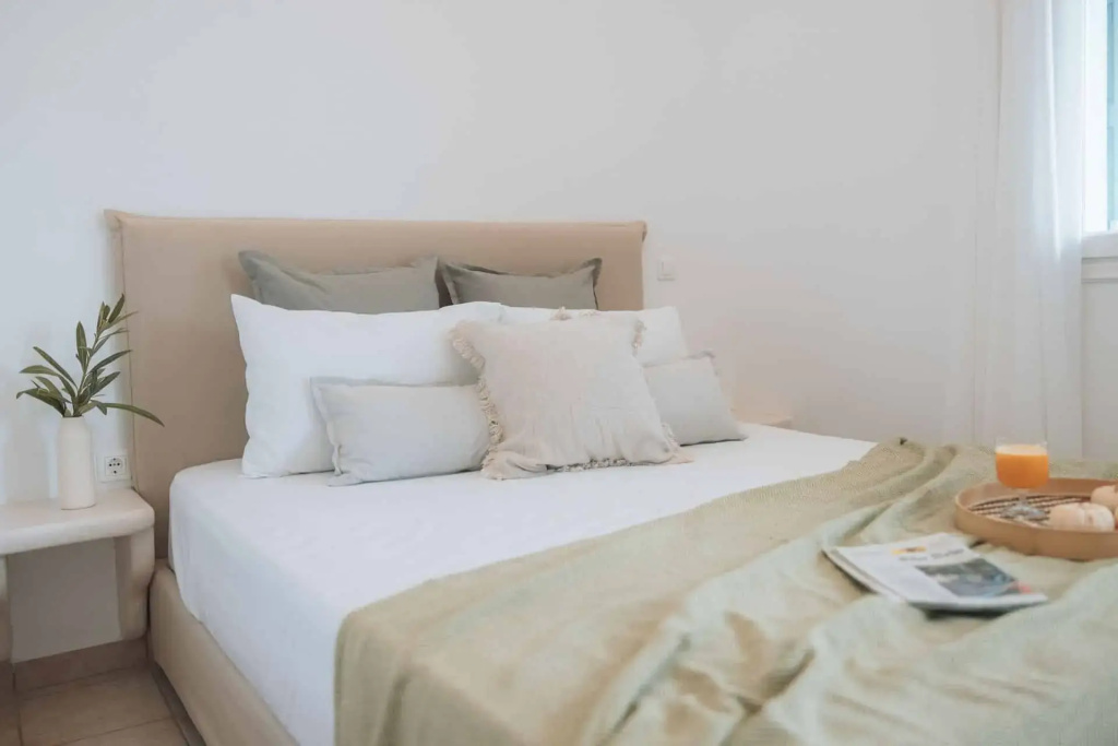 1 Bedroom Double Ground Floor Suite with sea view (full double bed)