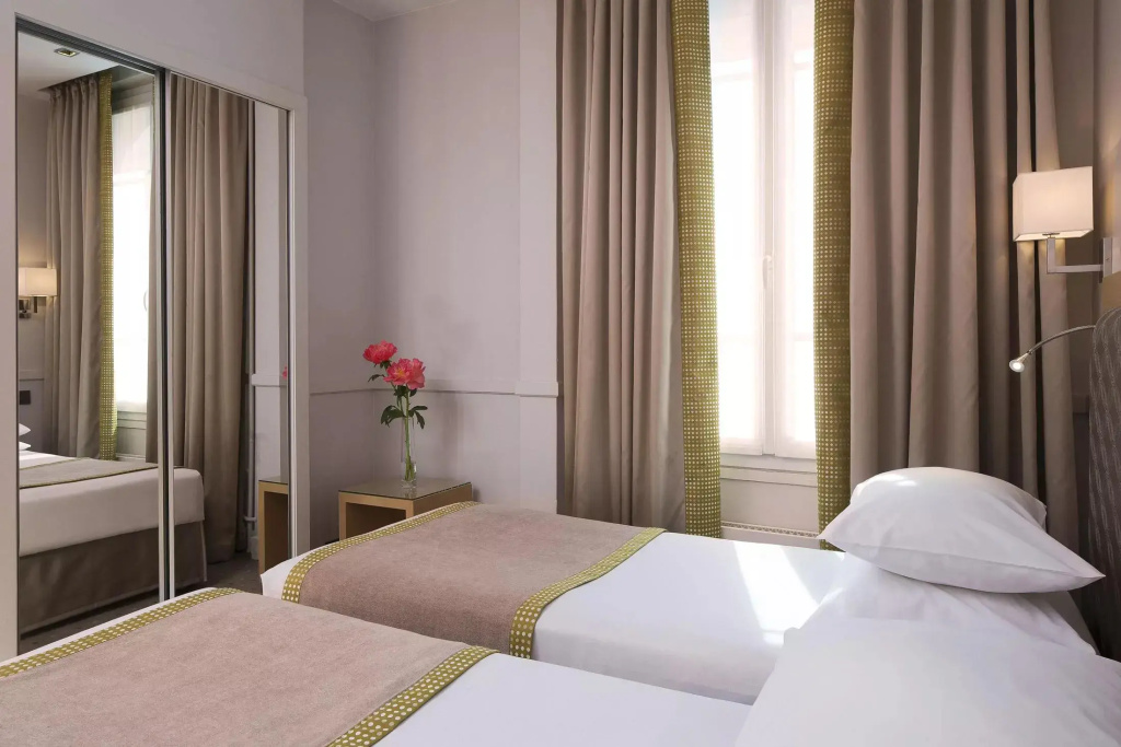 Double Club room (full double bed)