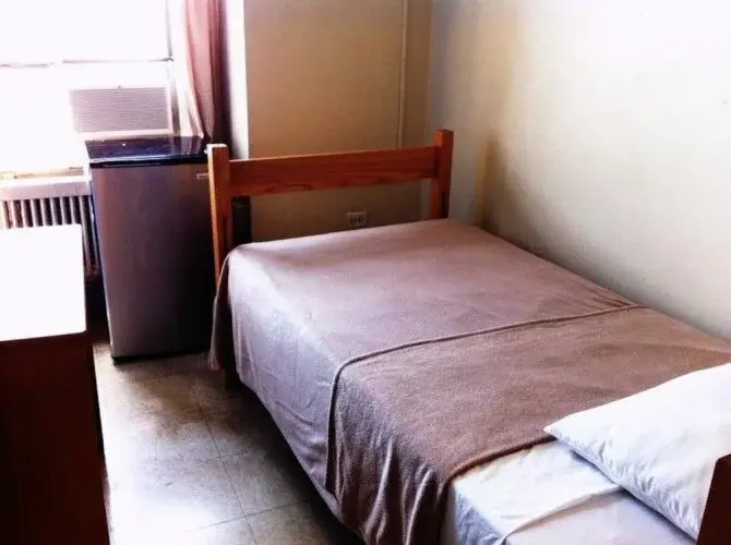 Deluxe Double room (full double bed)