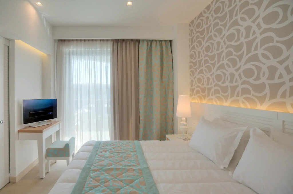 Double Junior Suite (full double bed)