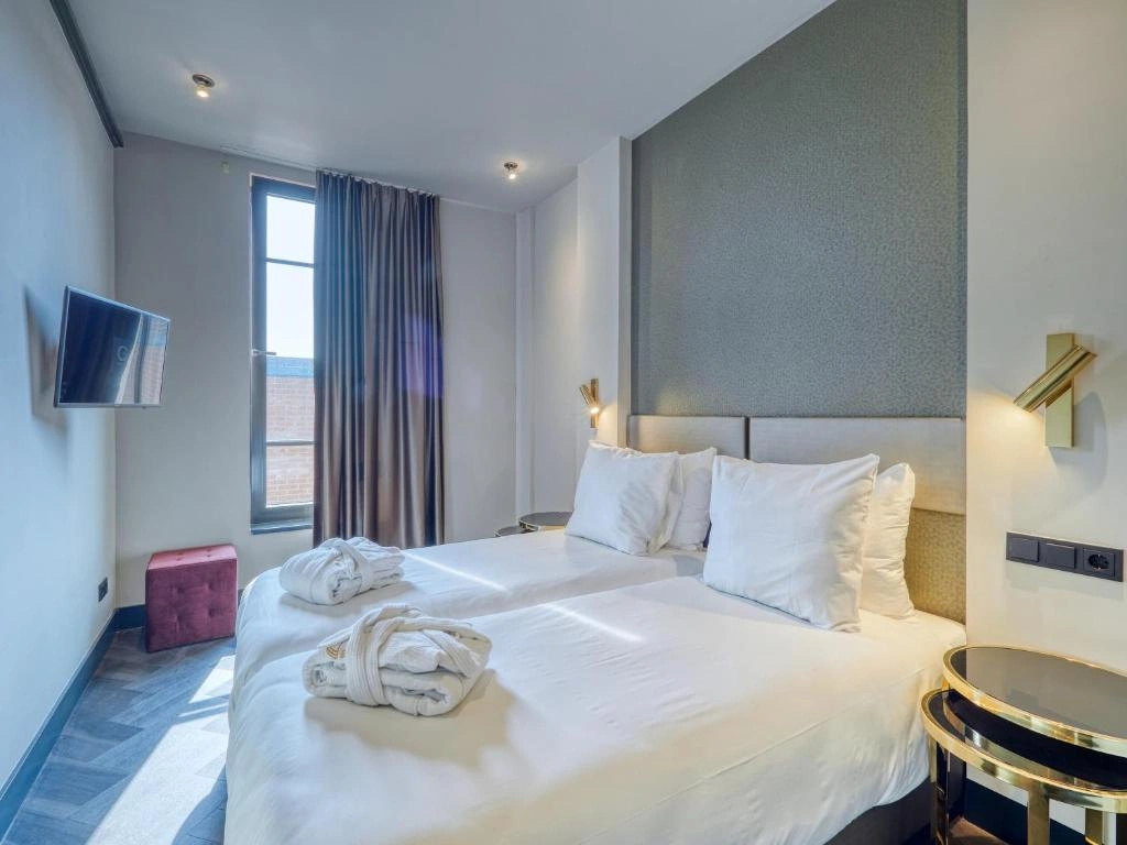 Superior Double room (full double bed)