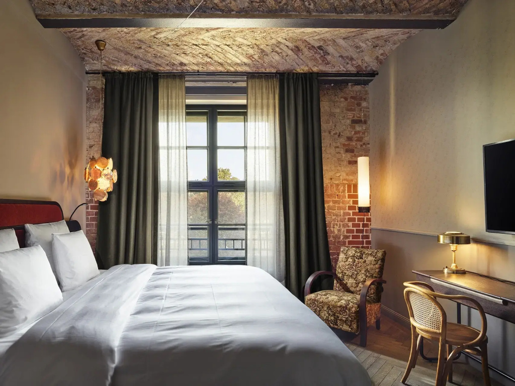 Cozy Double room with city view (full double bed)