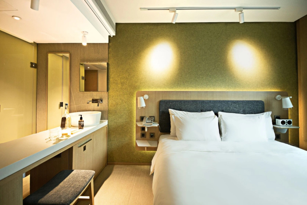 Eaton HK Room Type - Studio Double Cabin (full double bed)