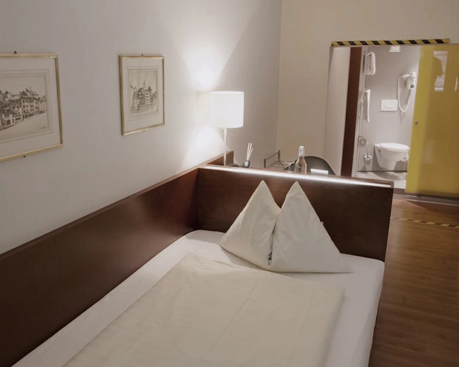 Standard Single room with courtyard view