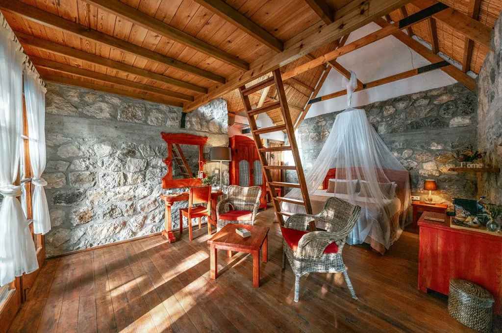 Honeymoon Double Deluxe (full double bed)