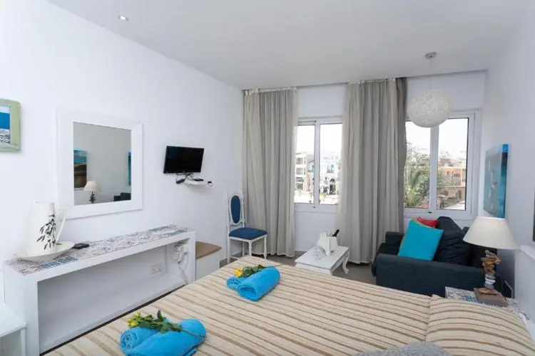 Executive Double room with city view (full double bed)