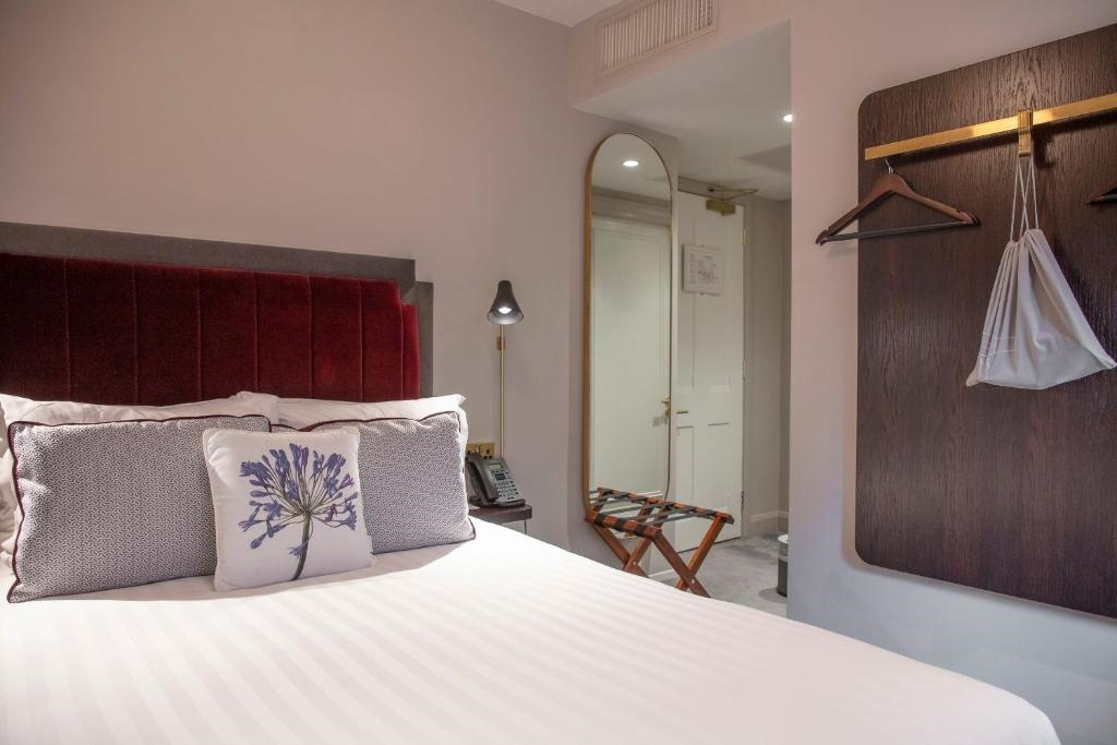 Shoebox room