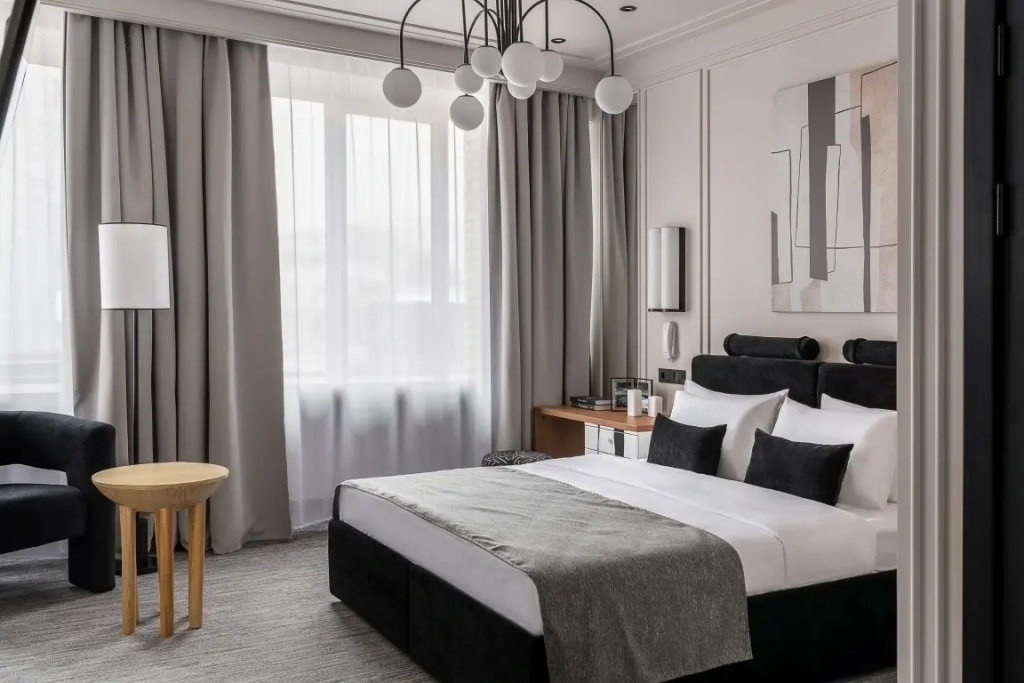 Double Suite (full double bed)