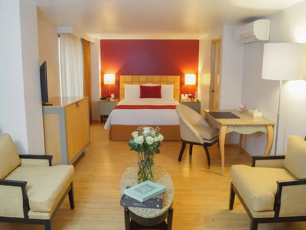 Interior Double Master Suite full double bed