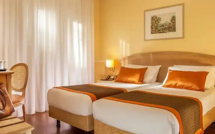 Omnia Superior room with panoramic balcony