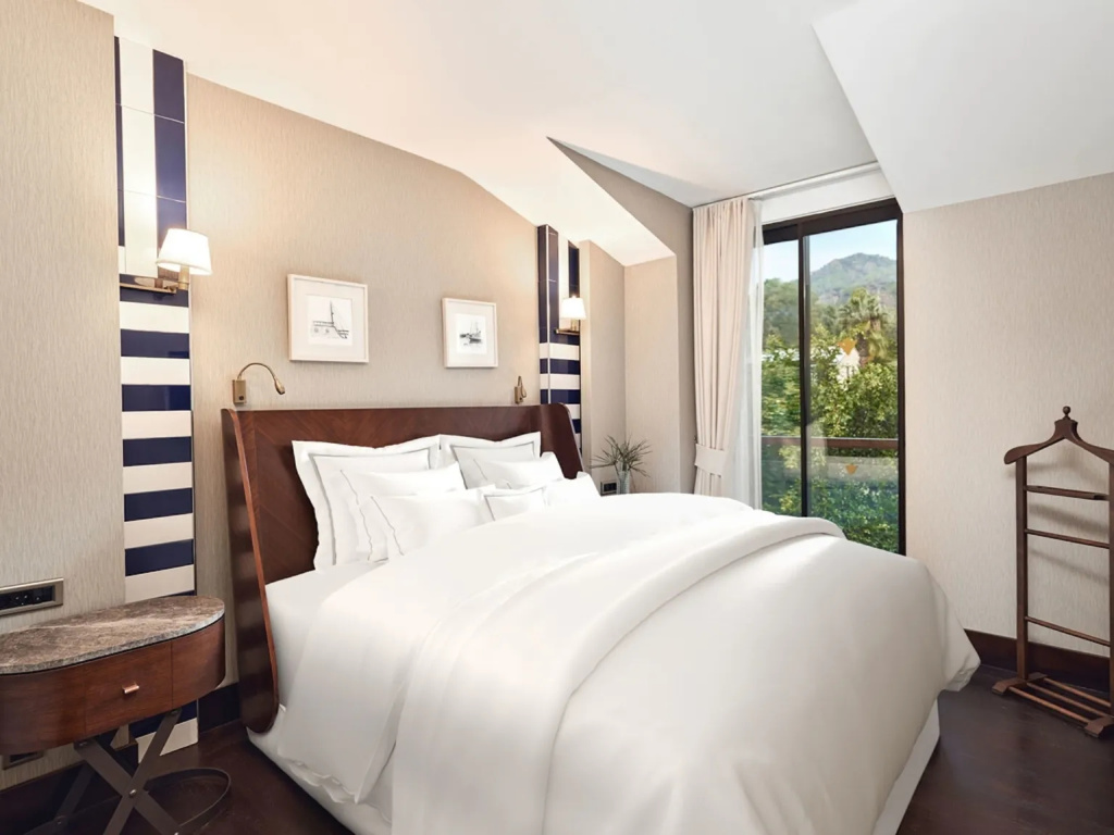 4 Bedrooms Grand Suite with balcony