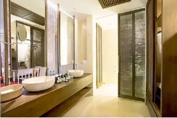 Двухместный номер рядом с пляжем двуспальная кровать в Hansar Samui Resort & Spa