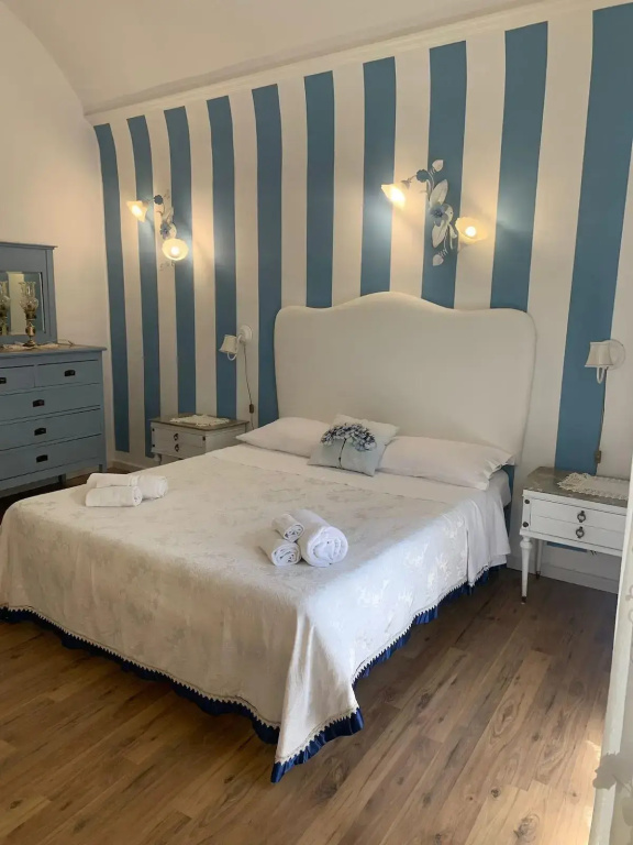 Il Capuleto Double room (full double bed)