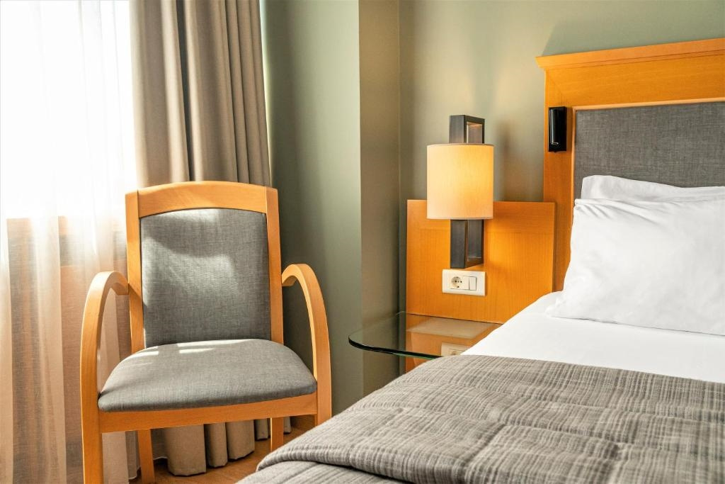 Superior Double room with balcony and with city view (twin beds)