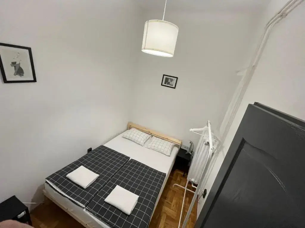 Double Apartment (full double bed)