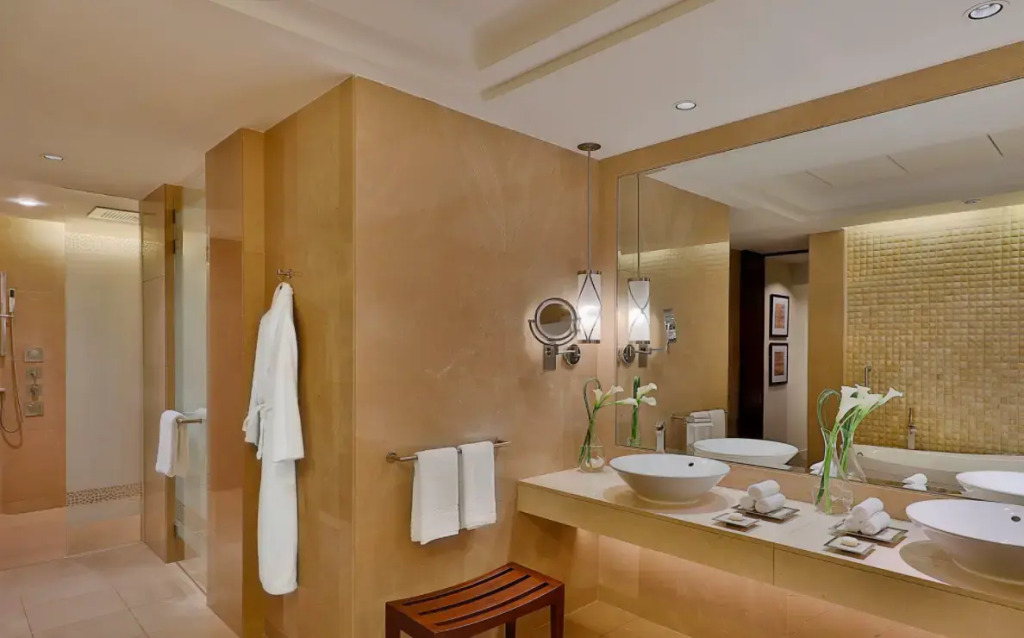 The Ritz-Carlton, Dubai
