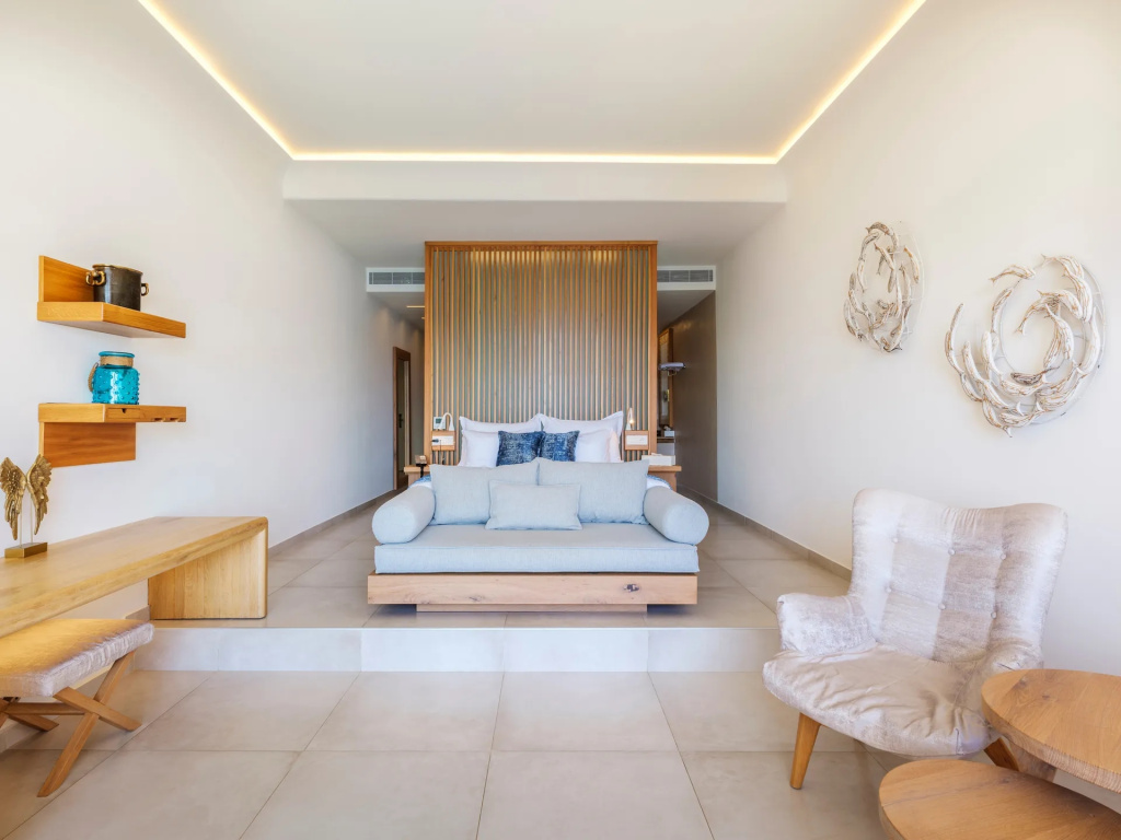 Luxury with Outdoor Jacuzzi Double Suite beachfront, bed type is subject to availability, jacuzzi, full double bed room photo 1