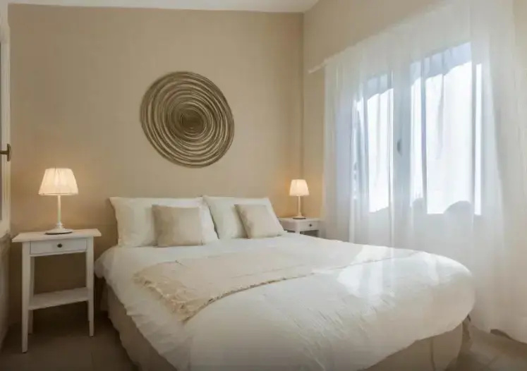 2 Bedrooms Villa