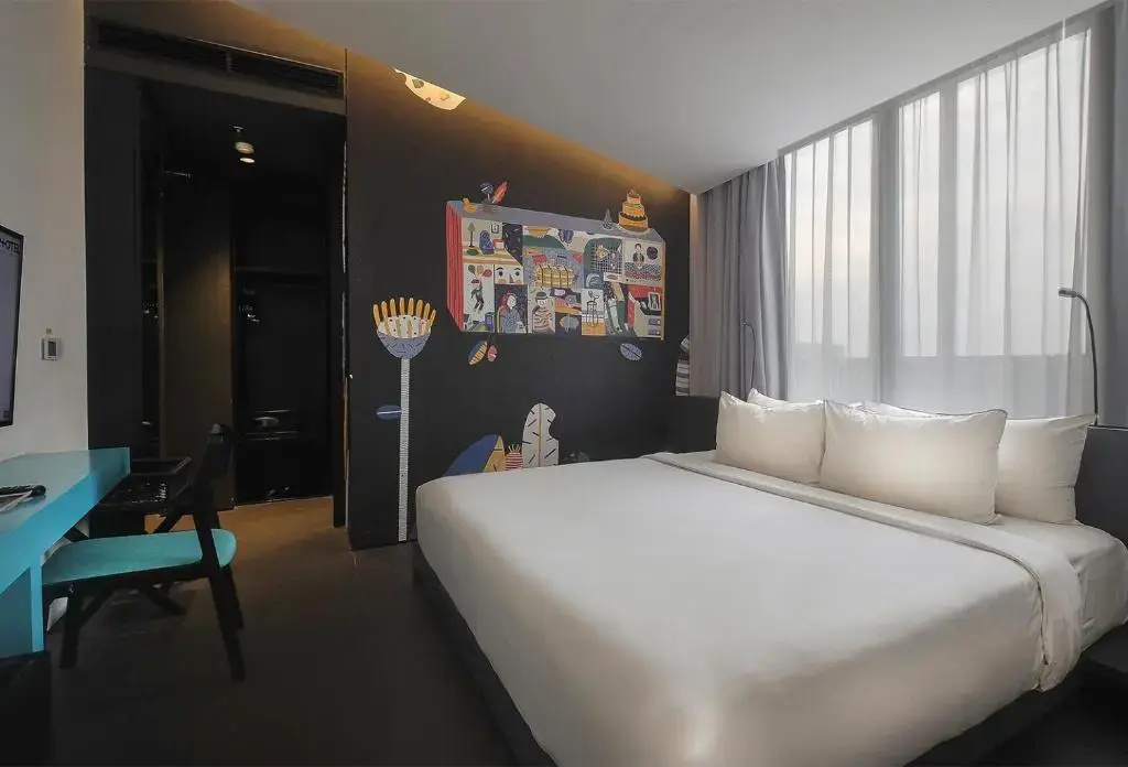 ARTOTEL Gajahmada Semarang - Tap to explore photos