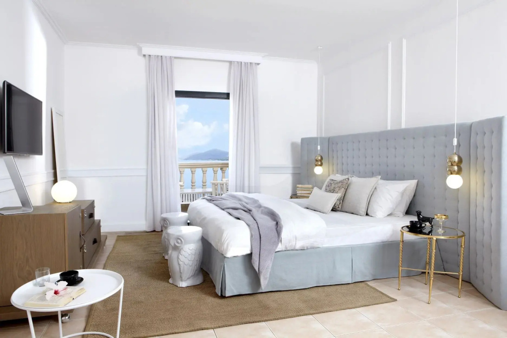 Deluxe Double room with partial/side sea view (full double bed)