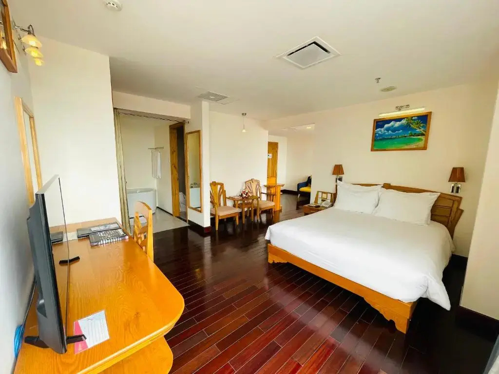 Double Romance Suite (full double bed)