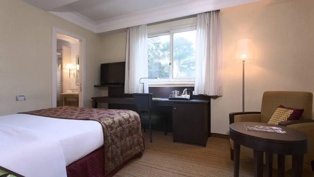 Smaller Guest Double room (full double bed)