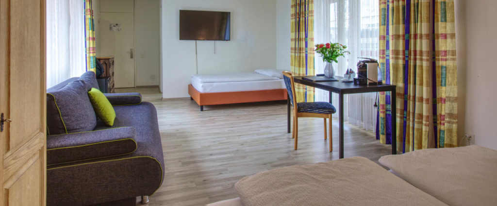 Standard Triple room