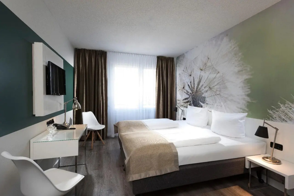 Double Suite (full double bed)