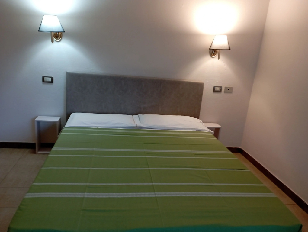 Standard Double room with garden view (full double bed)