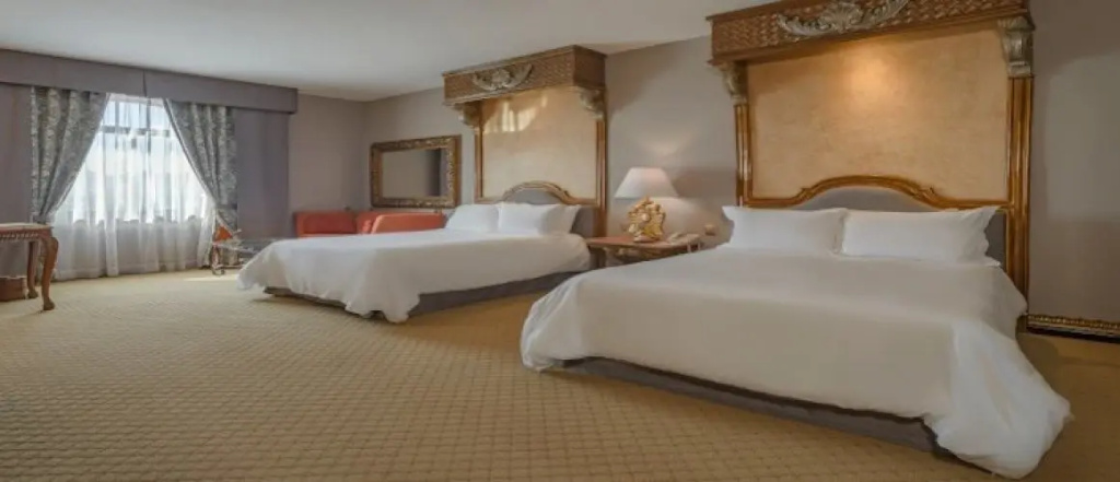 Grand Class Double Suite (twin beds)
