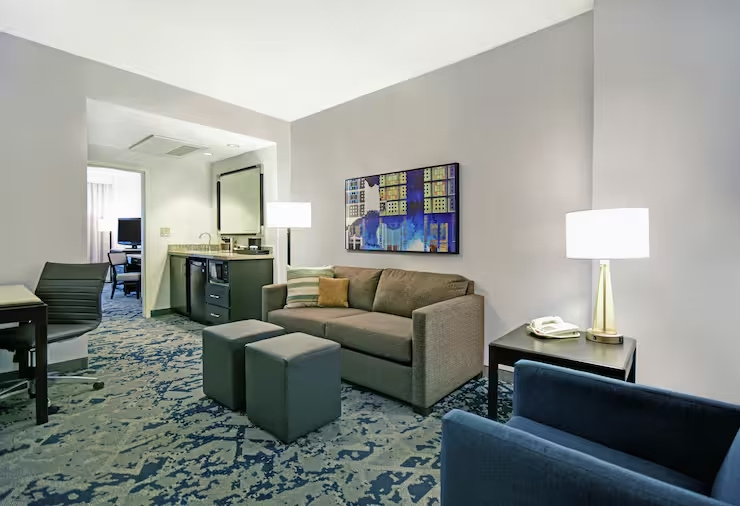 Embassy Suites by Hilton Charleston Hotel - Chambres